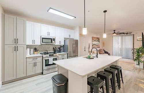 Glendale Sports and Entertainment District Apartment | Westgate Luxury Apartment