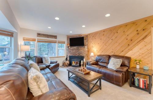 Pineland House | Westlake Cabin by AvantStay Hot Tub Near Skiing Walk to Restaurants Lake