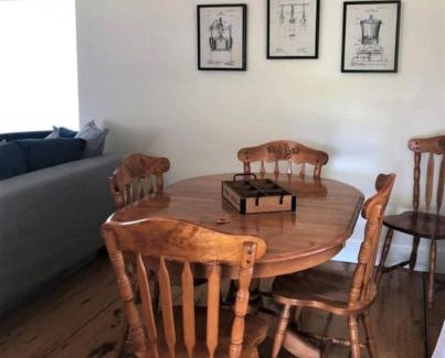 Bloomfield House | Westlake Cottages - Tulip Tree