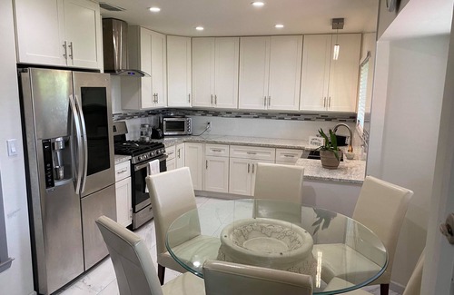Pioneer Crossing House | Westlake Duplex Mins To Downtown, Zilker, Barton Springs