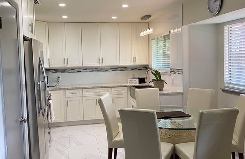 Pioneer Crossing House | Westlake Duplex Mins To Downtown, Zilker, Barton Springs