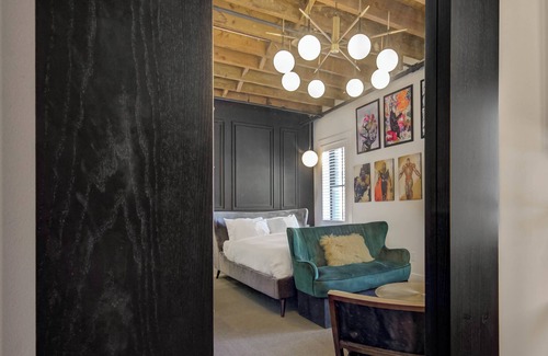 New Toronto Hotel | Westlake Hotel - The Art Suite