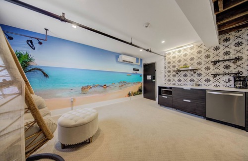 New Toronto Hotel | Westlake Hotel - The Beach