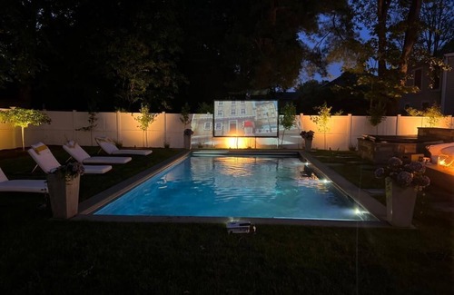 Westport House | Westport Dream Home 6 Bedroom/5 BathroomnnPool and Jacuzzi nnSteps to town