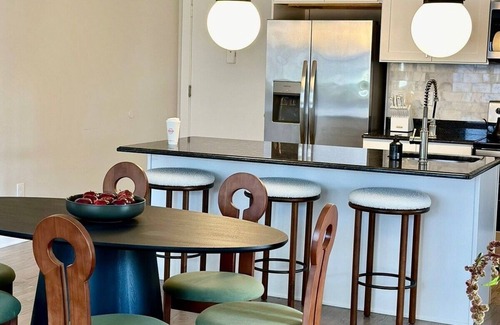 West New Haven Apartment | Westville Haven|Modern2BR|Near Yale|Onsite Parking