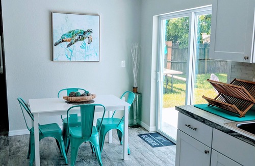 Port Richey House | "Wet Feet Retreat" Pool Home with Heated pool!