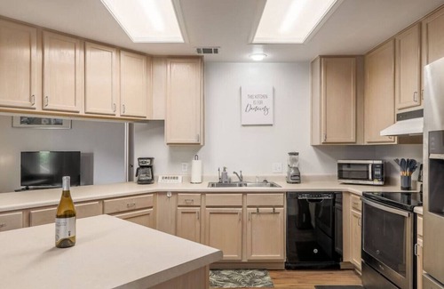 Cedar Park House | WeWelcome Big Families to our Cedar Park Home