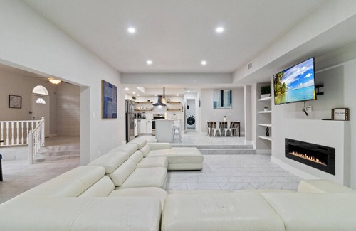 Whispering Oaks House | WeWelcome You to our 7 Bedroom 4 Bathroom Home