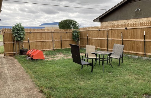 Wichita Falls House | WF Suites A&B 6 Bedrooms. Sleeps 12