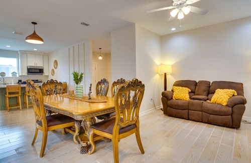Brownsville House | WFH-Friendly Brownsville Home w/Private Patio
