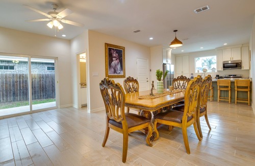 Brownsville House | WFH-Friendly Brownsville Home w/Private Patio