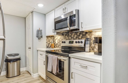 Energy Corridor House | WFH Friendly, Pool Access: Houston Townhome!