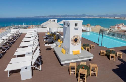 El Arenal Hotel | whala!fun