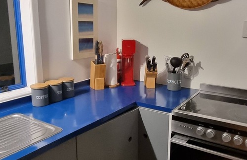 Raglan House | WHALE BAY COASTAL RETREAT - Your luxury surf front stay for up to 13 guests