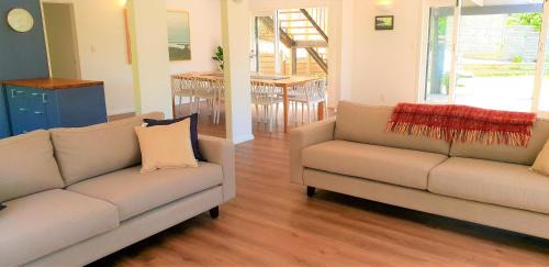 Raglan House | Whale Bay's Surf Meca holiday accommodation