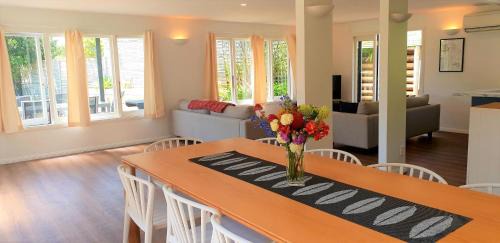 Raglan House | Whale Bay's Surf Meca holiday accommodation
