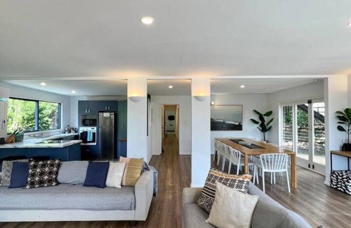 Raglan House | WHALE BAY'S SURF MECA