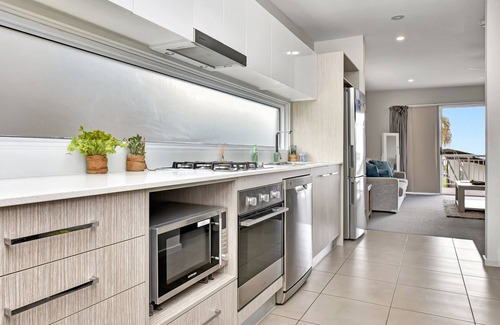 Caves Beach House | Whale Tales at Caves Beach Villas