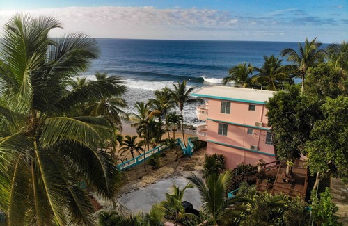 Puntas Apartment | Whale Watcher Beachfront at Pools Beach with Amazing Views