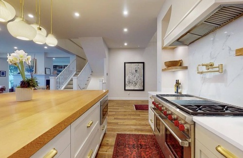 Roberts Creek House | Whale Watching from a Luxury Waterfront Home!