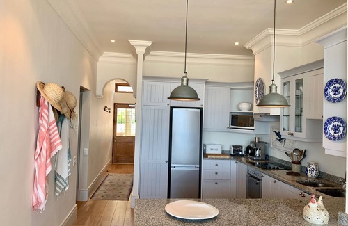 Kalk Bay Apartment | Whalehaven: Kalk Bay apt, spectacular sea and harbour views