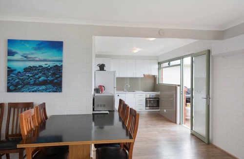 Eden Apartment | Whalevue Apartment, with stunning views