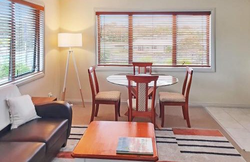 Manly Hotel | Whangaparaoa Lodge