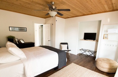 Wellington House | Wharf House at The Lakeside Inn