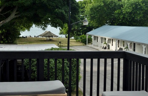 Wellington House | Wharf House at The Lakeside Inn
