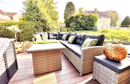 Ilkley House | Wharfe View Cottage Ilkley. Spectacular views. Designer inspired. Cosy.