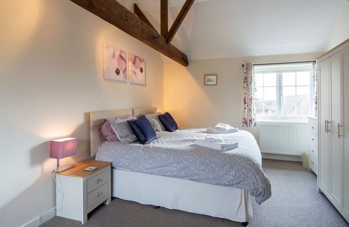 Upper Dicker Cottage | wheat cottage, Chiddingly, spacious and well equipped character accommodation
