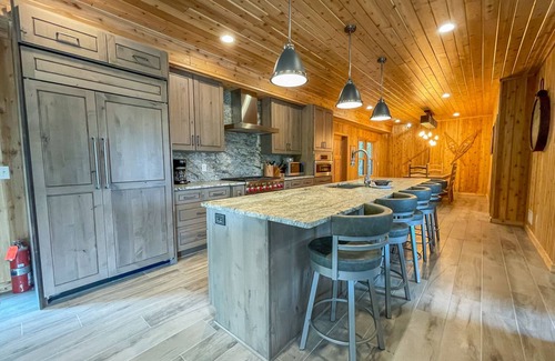 Tofte House | Wheel Hus Retreat is a beautiful luxury home located in Tofte, Minnesota