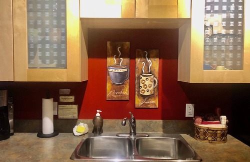 Nelson Apartment | Wheelchair Accessible 2 BR Downtown Suite: Urban Comfort- Pet-Friendly.