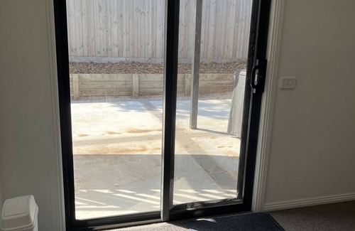 Paradise Beach House | Wheeler’s Paradise. 4 Bedrooms, 2 Baths n 4-5 car park