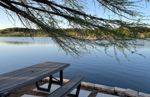 Cottonwood Shores House | Where adventure meets relaxation-Lakeview Retreat