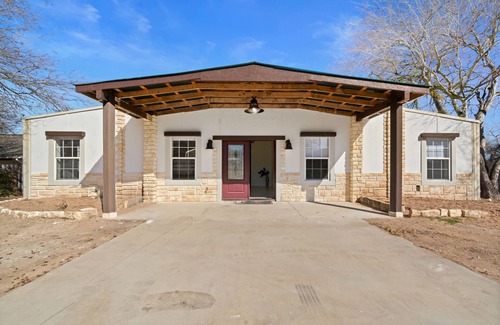 Cottonwood Shores House | Where adventure meets relaxation-Lakeview Retreat