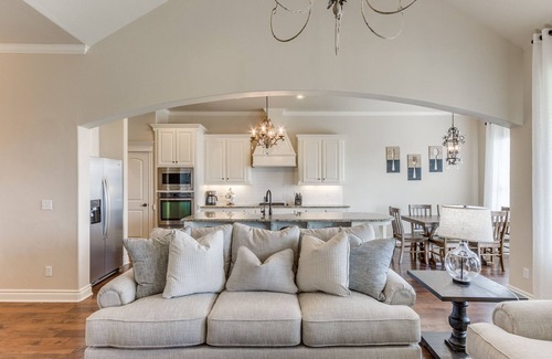 Edmond House | Where Luxury Meets Family-Friendly Living!