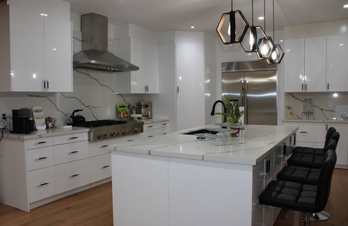 New Tecumseth House | Where Luxury Retreat meets Convenience!