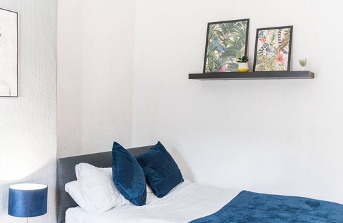 Barrow-in-Furness House | WhereTostay Entire 2bed House