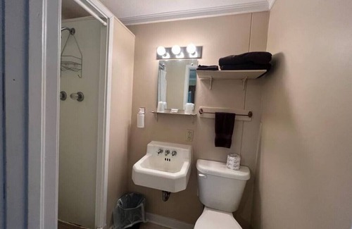 Bonesteel Hotel | Whetstone Bay Lodge Room 6 - Sleeps 2