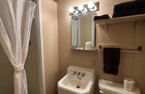 Bonesteel Hotel | Whetstone Bay Lodge Room 6 - Sleeps 2