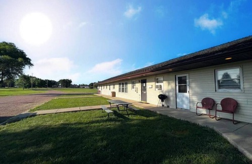 Bonesteel Hotel | Whetstone Bay Lodge Room 1 - Sleeps 2 · Whetstone Bay Lodge Room 1 - Sleeps 2