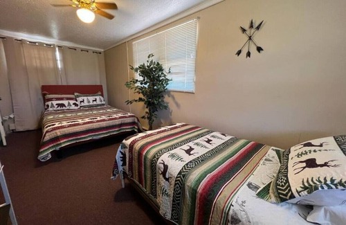 Bonesteel Hotel | Whetstone Bay Lodge Room 7 - Sleeps 3