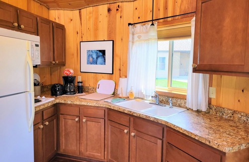 Tonawanda Cottage | Whimsical Yurt near Niagara Falls and Buffalo