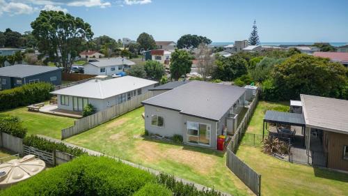 Whiritoa House | Whiritoa Beach Getaway - Room for all!