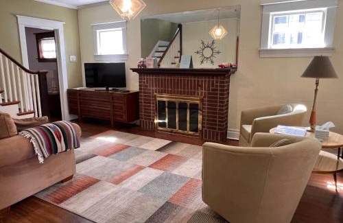 Niagara Falls House | Whirlpool Cottage