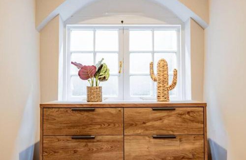 Worcester Apartment | WhiskAwayHomes - Shaw Street - Apartment 2