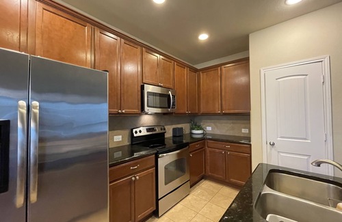 Round Rock Original Plat House | Whisper Dreams Retreat- cozy3BR retreat~big yard~bring pets~near Kalahari~DT ATX