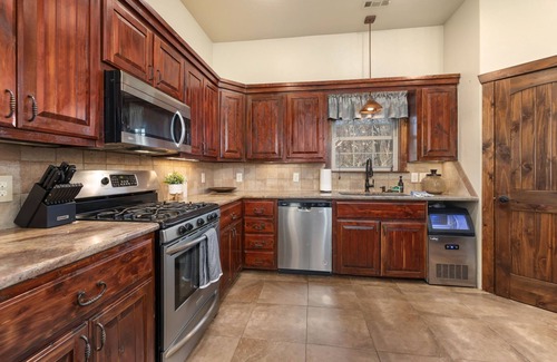 Springdale House | Whispering Brook-Outdoor oasis w/stream-Sleeps 16