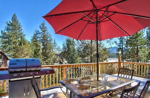 Whispering Forest House | Whispering Forest Log Cabin with endless VIEWS!
